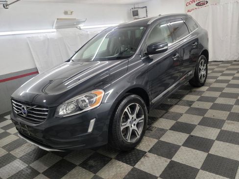 Used 2015 Volvo XC60 T6 w/ Proximity Package image 2