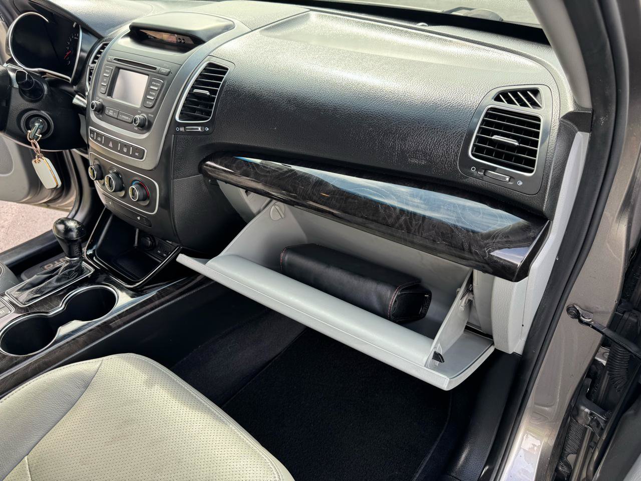 Used 2015 Kia Sorento LX FWD image 29