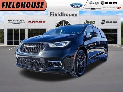 Used 2023 Chrysler Pacifica Touring-L
