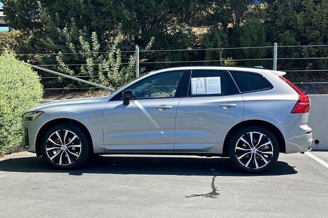 Used 2023 Volvo XC60 B5 Plus w/ Climate Package AWD/4WD image 2
