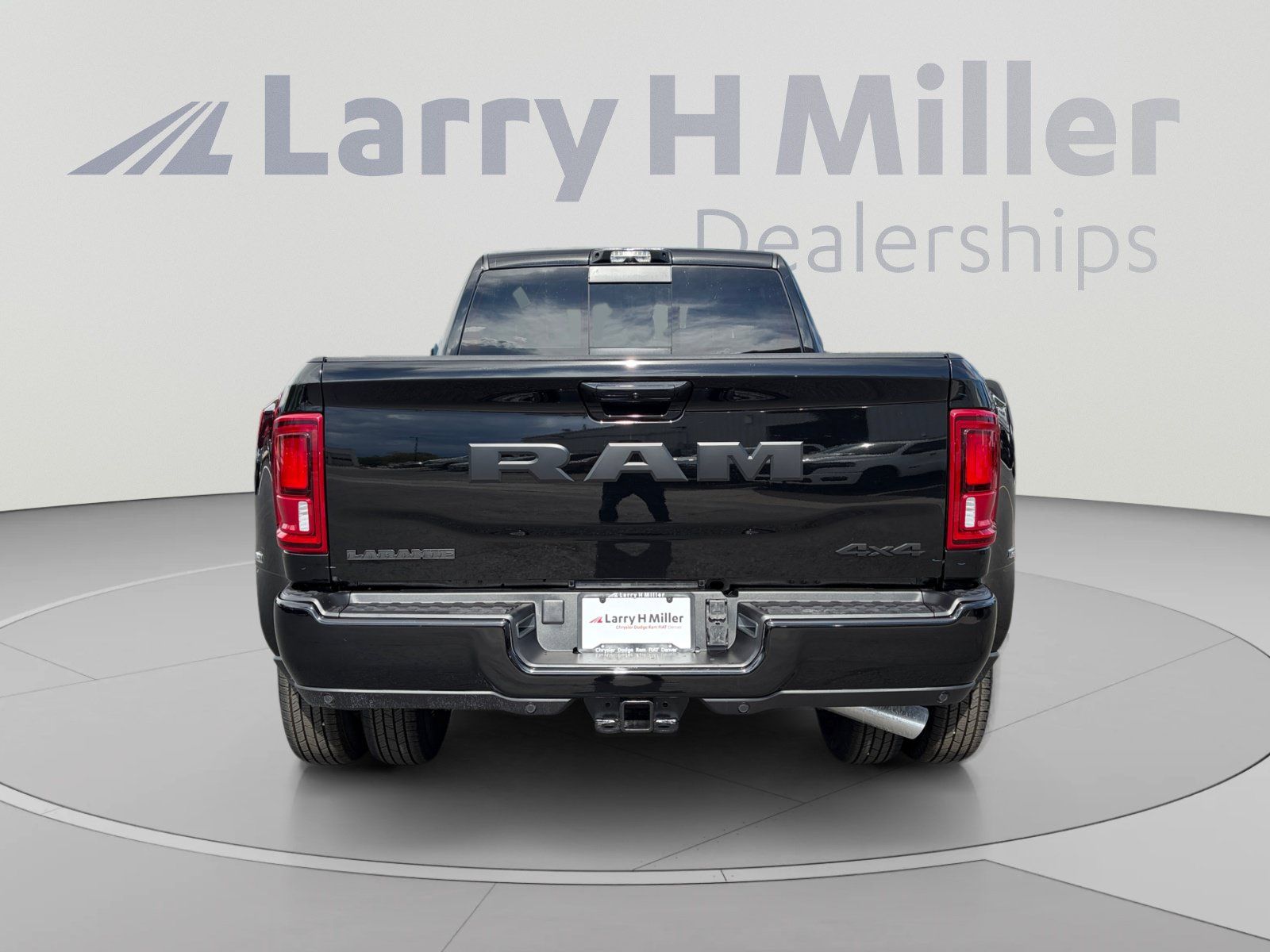 New 2026 RAM 3500 Laramie AWD/4WD image 4