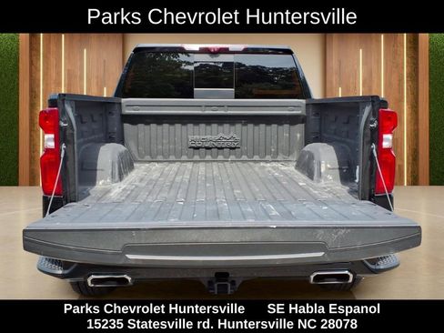 Certified 2022 Chevrolet Silverado 1500 High Country w/ Technology Package AWD/4WD image 32