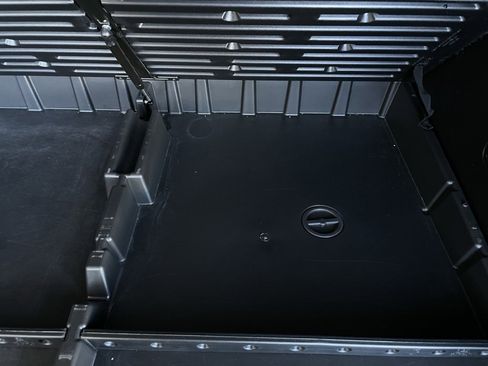 Used 2017 Cadillac Escalade ESV Base image 16