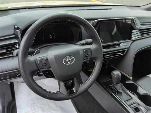 Certified 2025 Toyota Camry SE image 13