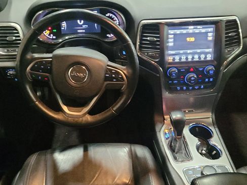 Used 2018 Jeep Grand Cherokee Limited image 22