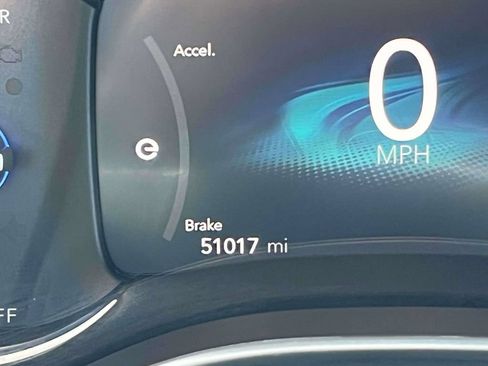 Used 2022 Chrysler Pacifica Touring-L FWD image 24