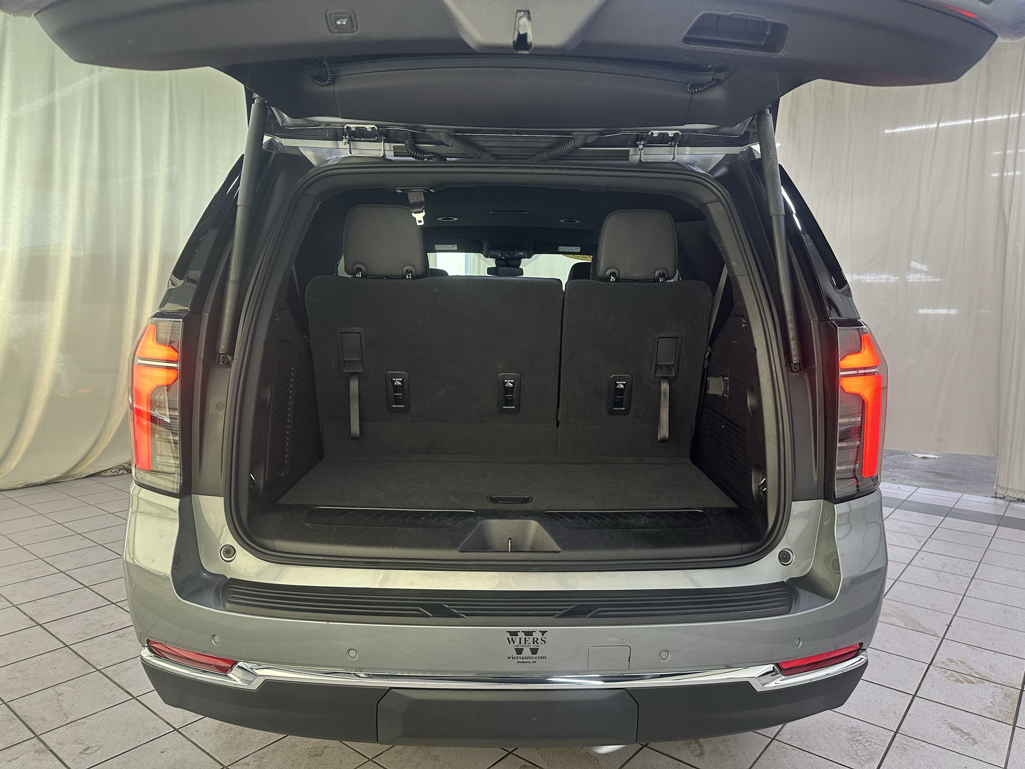 Used 2025 Chevrolet Tahoe LT AWD/4WD image 8