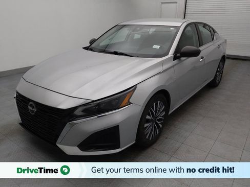 Used 2024 Nissan Altima 2.5 SV image 1