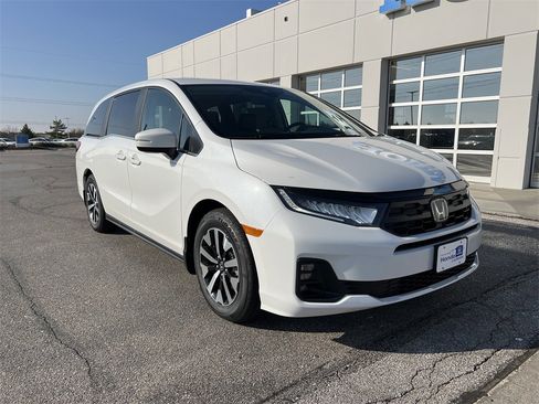 New 2026 Honda Odyssey EX-L image 3