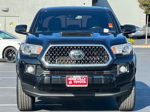 Used 2018 Toyota Tacoma TRD Sport image 10