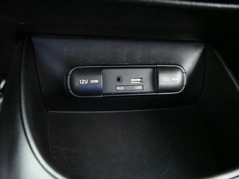 Used 2015 Kia Soul FWD image 29