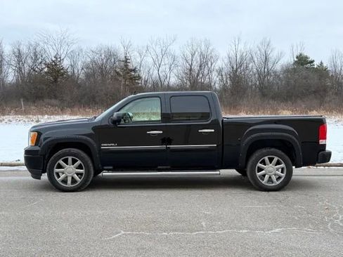Used 2011 GMC Sierra 1500 Denali image 3
