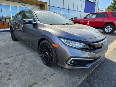 Used 2019 Honda Civic Touring image 3