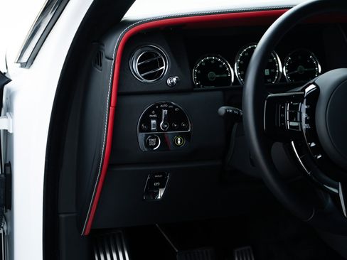 Used 2022 Rolls-Royce Cullinan AWD/4WD image 18