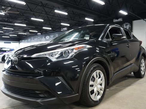 Used 2019 Toyota C-HR LE FWD image 1