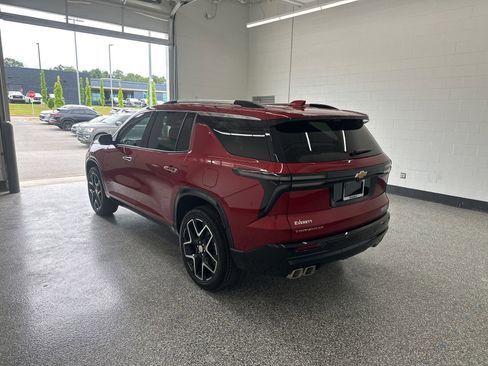 Used 2026 Chevrolet Traverse High Country w/ LPO, Floor Liner Package FWD image 2