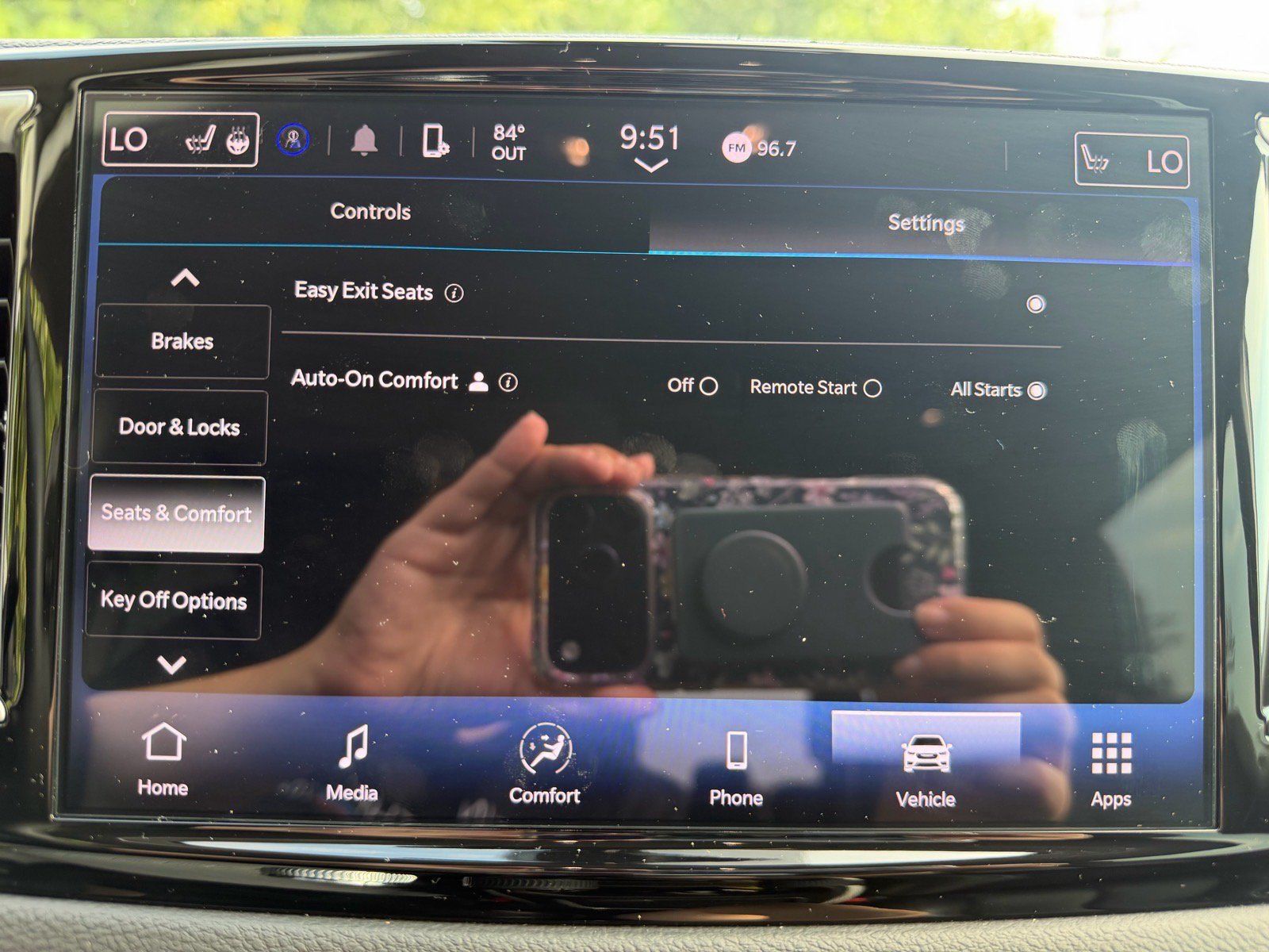 Used 2024 Chrysler Pacifica Touring-L FWD image 45