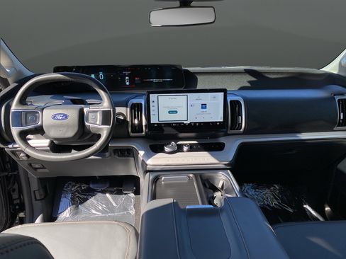 New 2025 Ford Expedition Max Active AWD/4WD image 5