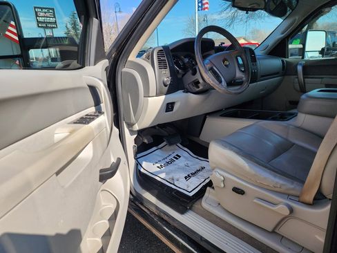 Used 2013 Chevrolet Silverado 2500 LT w/ Interior Plus Package image 27