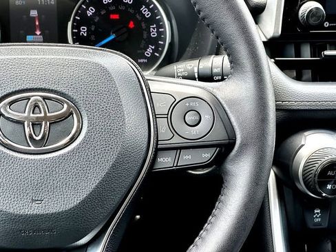Used 2021 Toyota RAV4 XLE w/ Convenience Package image 24