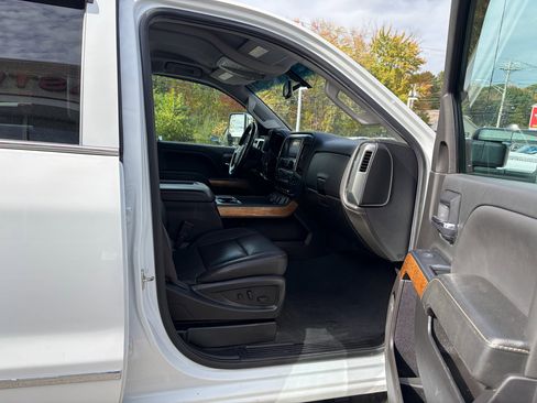 Used 2019 Chevrolet Silverado 2500 LTZ w/ Duramax Plus Package image 53