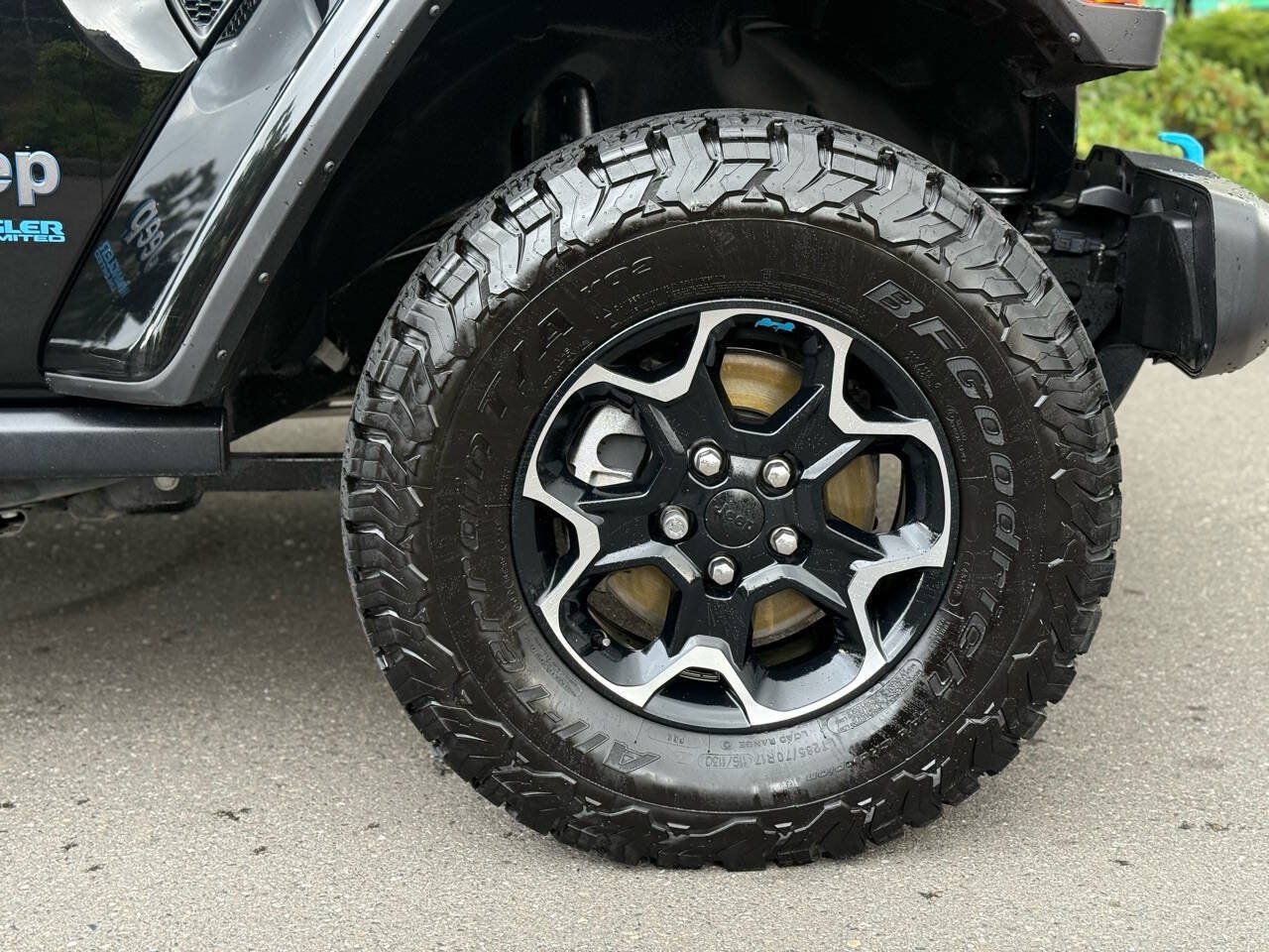 Used 2022 Jeep Wrangler Unlimited Rubicon 4xe w/ Cold Weather Group AWD/4WD image 9