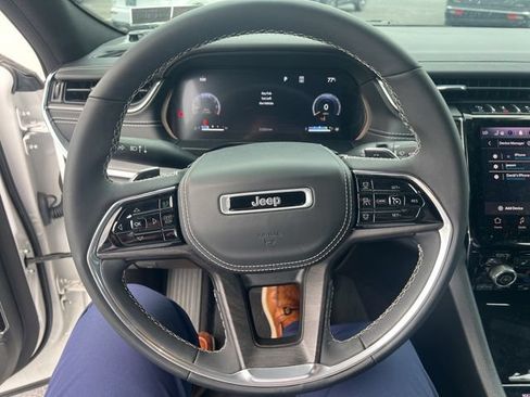 Certified 2023 Jeep Grand Cherokee Overland w/ Luxury Tech Group IV AWD/4WD image 3