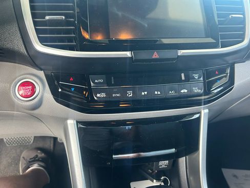 Used 2017 Honda Accord Touring image 17