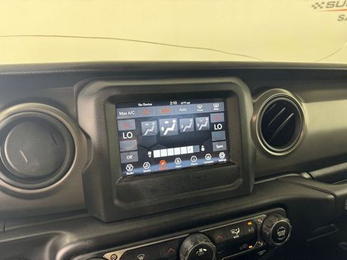 Used 2022 Jeep Wrangler Unlimited Sport AWD/4WD image 16