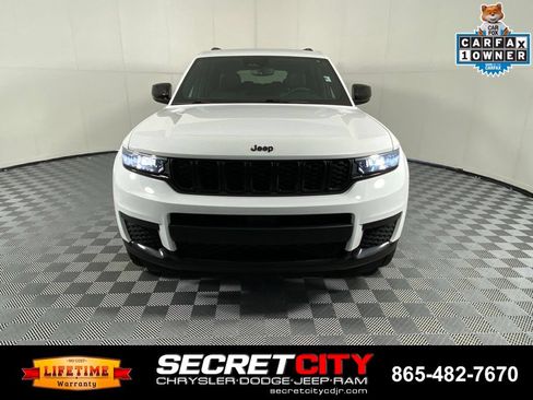 Used 2023 Jeep Grand Cherokee L Laredo AWD/4WD image 2