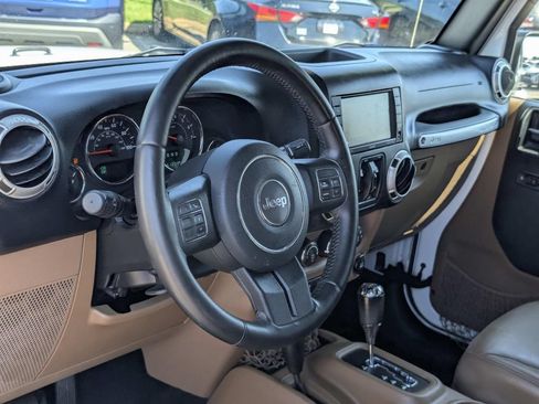 Used 2017 Jeep Wrangler Unlimited Sahara w/ Dual Top Group AWD/4WD image 13