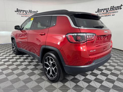 Used 2025 Jeep Compass Limited AWD/4WD image 9