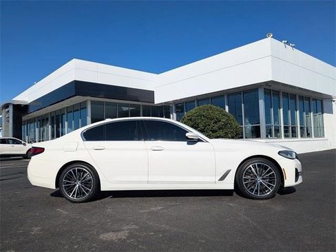 Used 2021 BMW 540i w/ Premium Package image 3