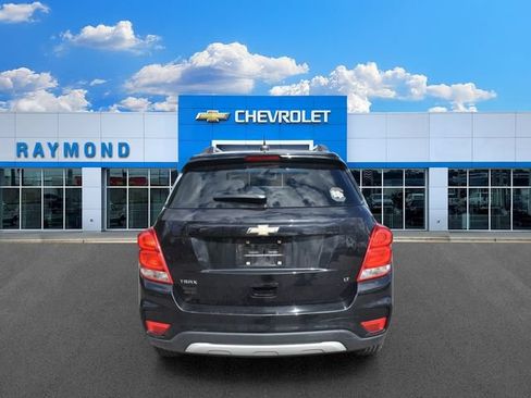 Used 2020 Chevrolet Trax LT w/ LT Convenience Package FWD image 4