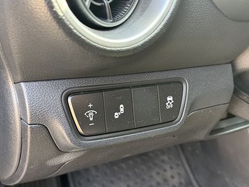 Used 2023 Kia Forte LXS w/ LXS Technology Package FWD image 9
