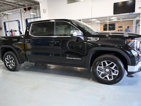 New 2026 GMC Sierra 1500 SLE w/ Preferred Package image 4