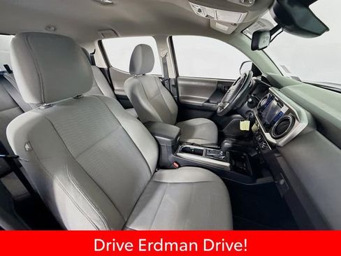 Certified 2018 Toyota Tacoma SR5 RWD image 23