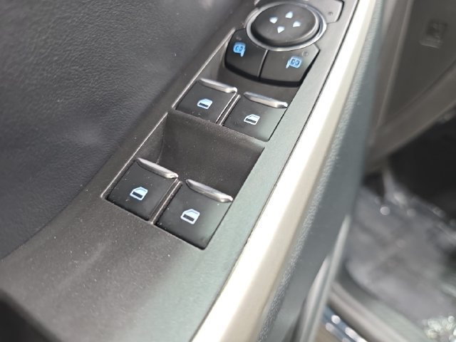 Used 2023 Ford Explorer XLT AWD/4WD image 26