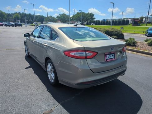 Used 2015 Ford Fusion SE FWD image 8