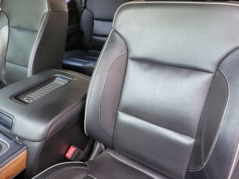 Used 2019 Chevrolet Silverado 2500 High Country w/ Duramax Plus Package image 11