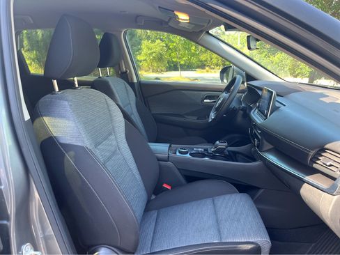 Used 2023 Nissan Rogue SV image 13