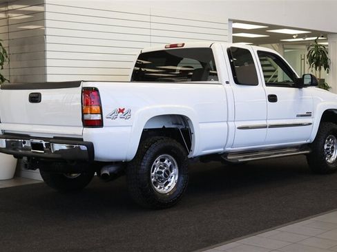 Used 2005 GMC Sierra 2500 SLE w/ Heavy-Duty Power Package AWD/4WD image 7