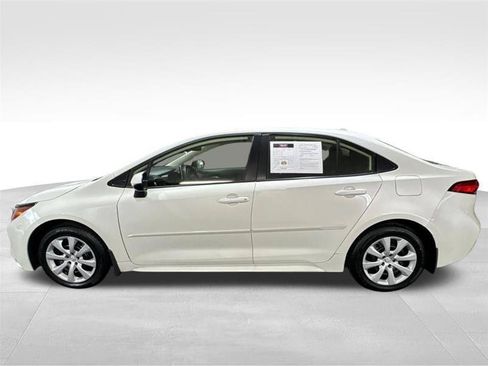 Used 2021 Toyota Corolla LE w/ Carpet Mat Package (TMS) FWD image 8