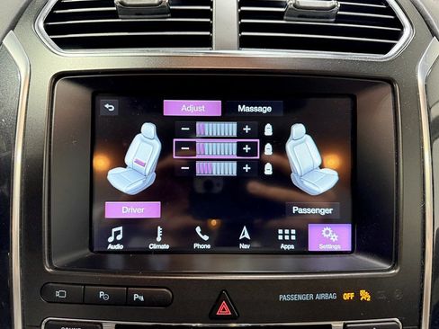 Used 2018 Ford Explorer Platinum image 25