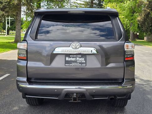 Used 2016 Toyota 4Runner SR5 AWD/4WD image 5