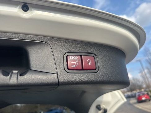 Used 2025 Mercedes-Benz GLA 250 4MATIC image 31