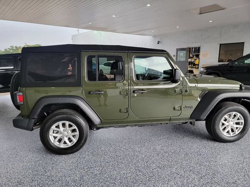 Used 2023 Jeep Wrangler Unlimited Sport AWD/4WD image 6
