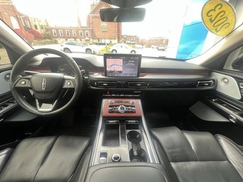 Used 2023 Lincoln Aviator Reserve w/ Equipment Group 201A image 33