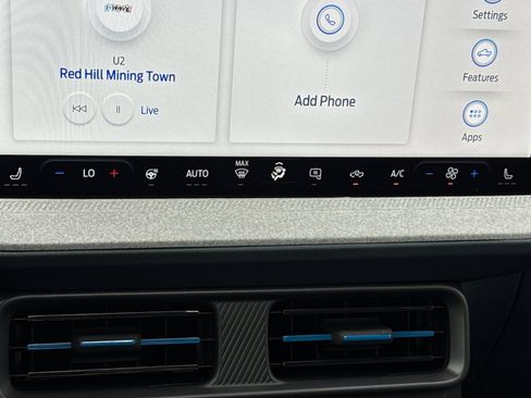 New 2025 Ford Maverick XLT w/ XLT Luxury Package image 18