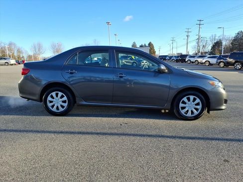 Used 2010 Toyota Corolla LE image 3